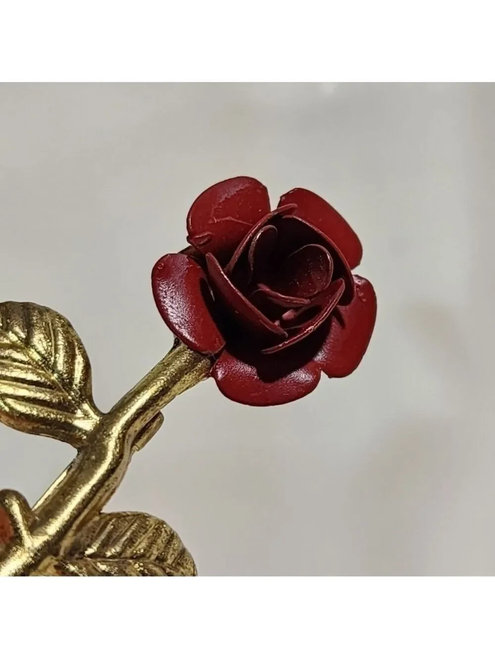 Vintage Goldtone Deep Red 3D Rose brooch pin simple classy elegant